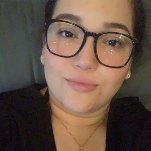 Meet your Posher, Mireya